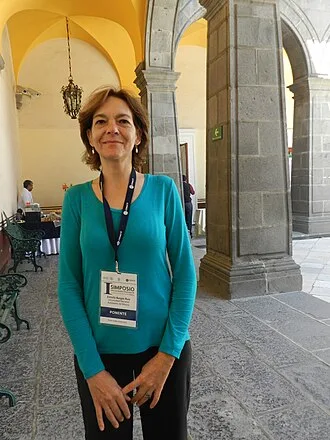 Estrella Burgos Ruiz