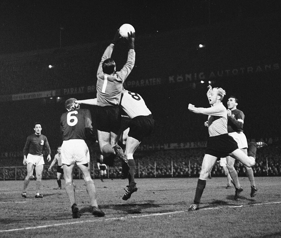 Pierre Bernard (futbolista)