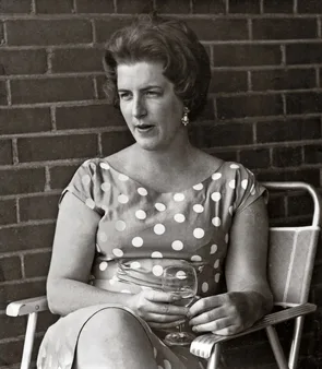 Yvonne Barr
