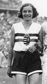 Ibolya Csák