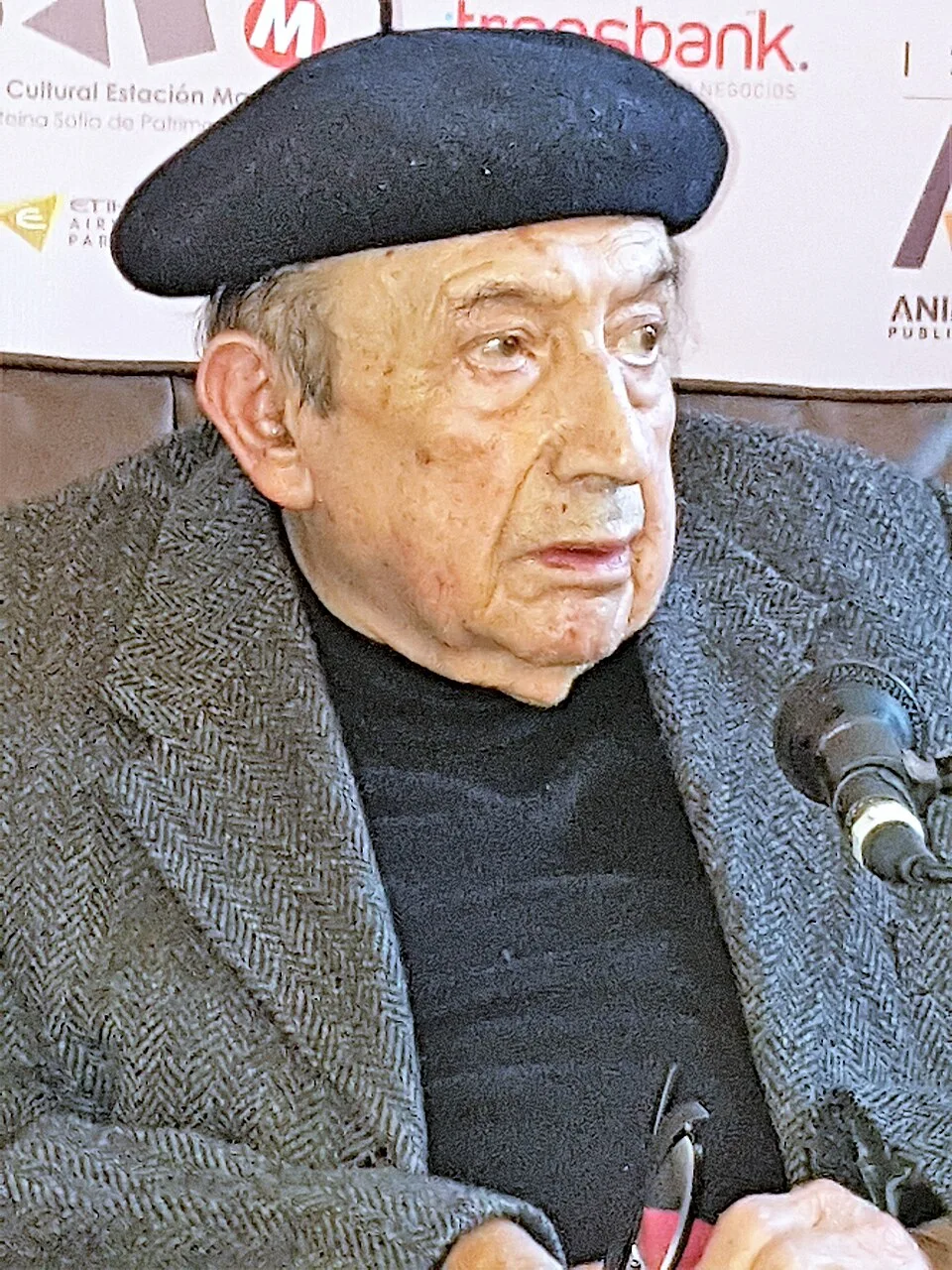 Efraín Barquero