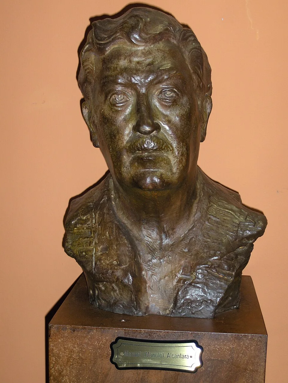 Manuel Alcántara (escritor)