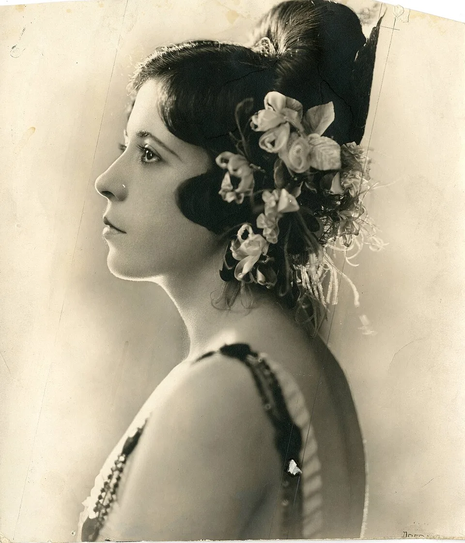 Elisa Cansino