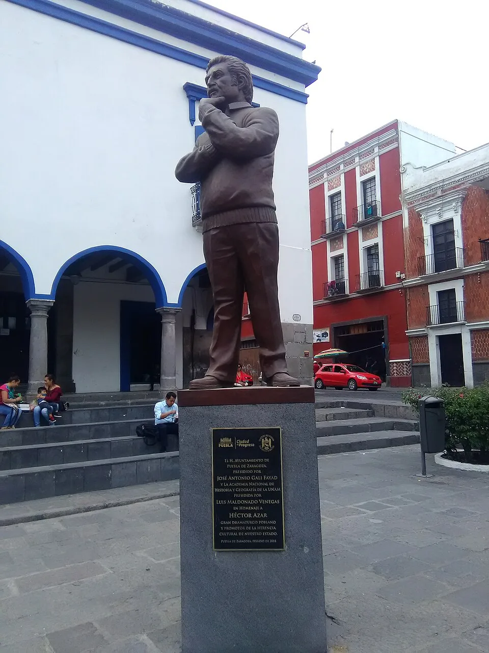 Héctor Azar