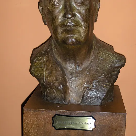 Manuel Alcántara (escritor)